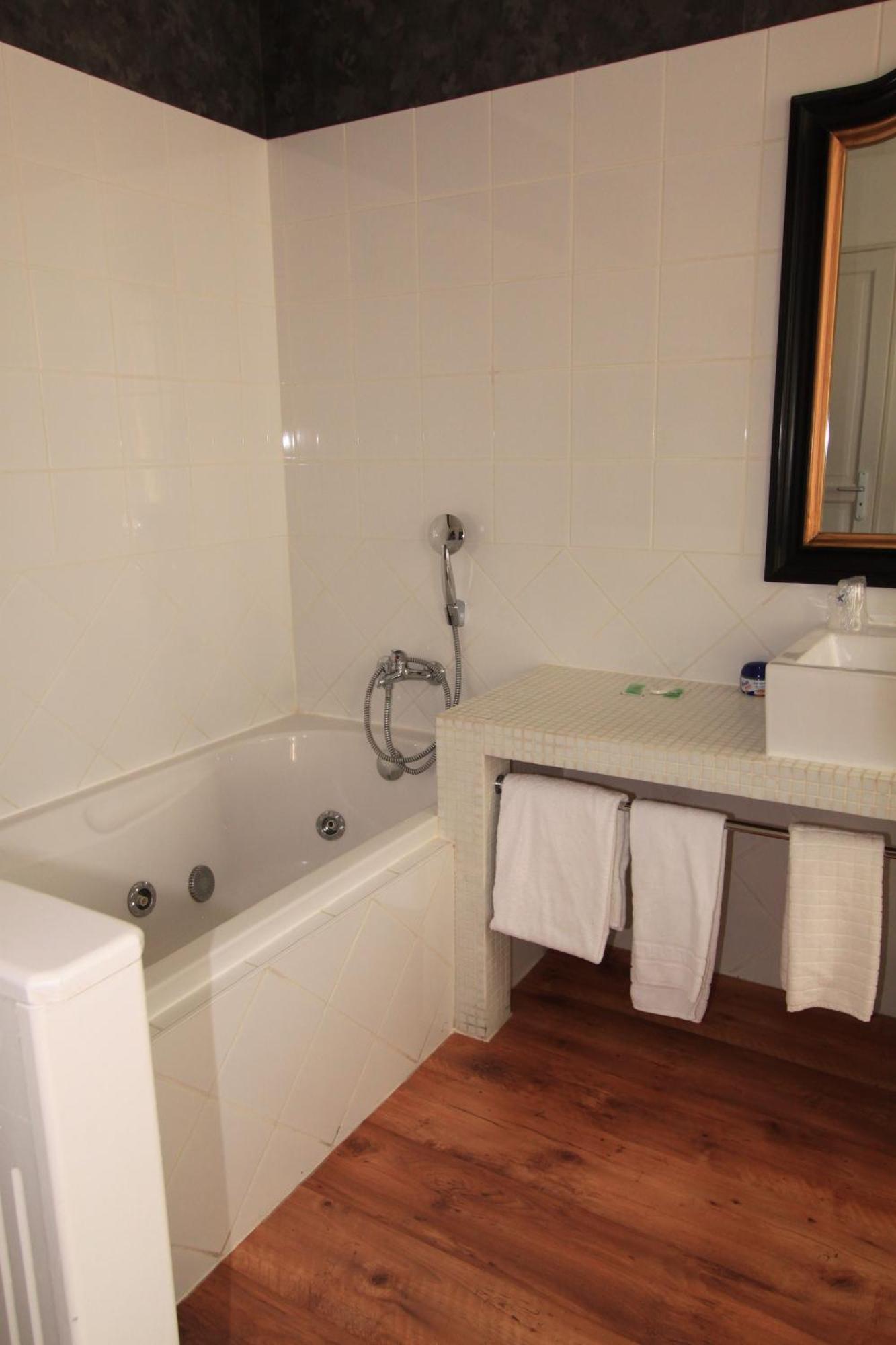 Hotel Le 5 مارتيج المظهر الخارجي الصورة